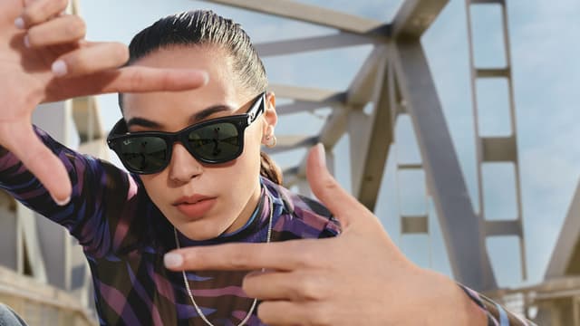 Ecco come sono i  primi occhiali da sole smart realizzati da Facebook e Ray-Ban