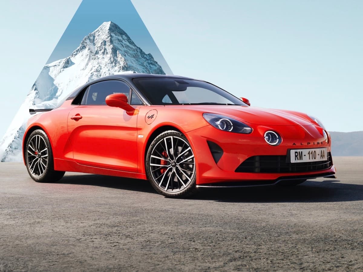 Alpine rinnova la A110: ecco le tre versioni della sportiva francese