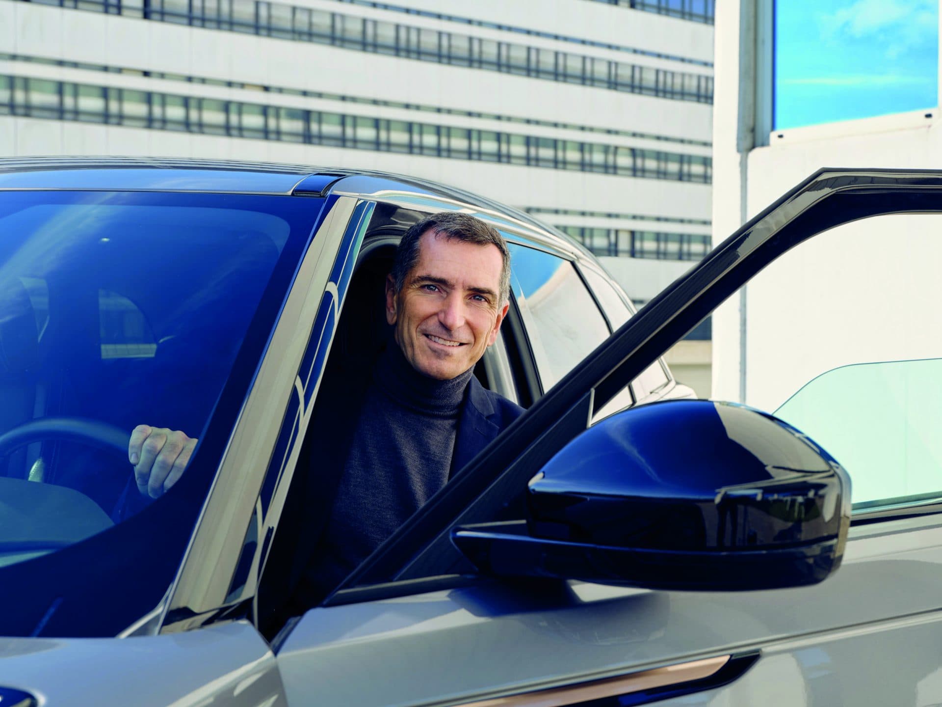 Stile britannico e leadership: il ceo italiano di Jaguar spiega la nuova Range Rover