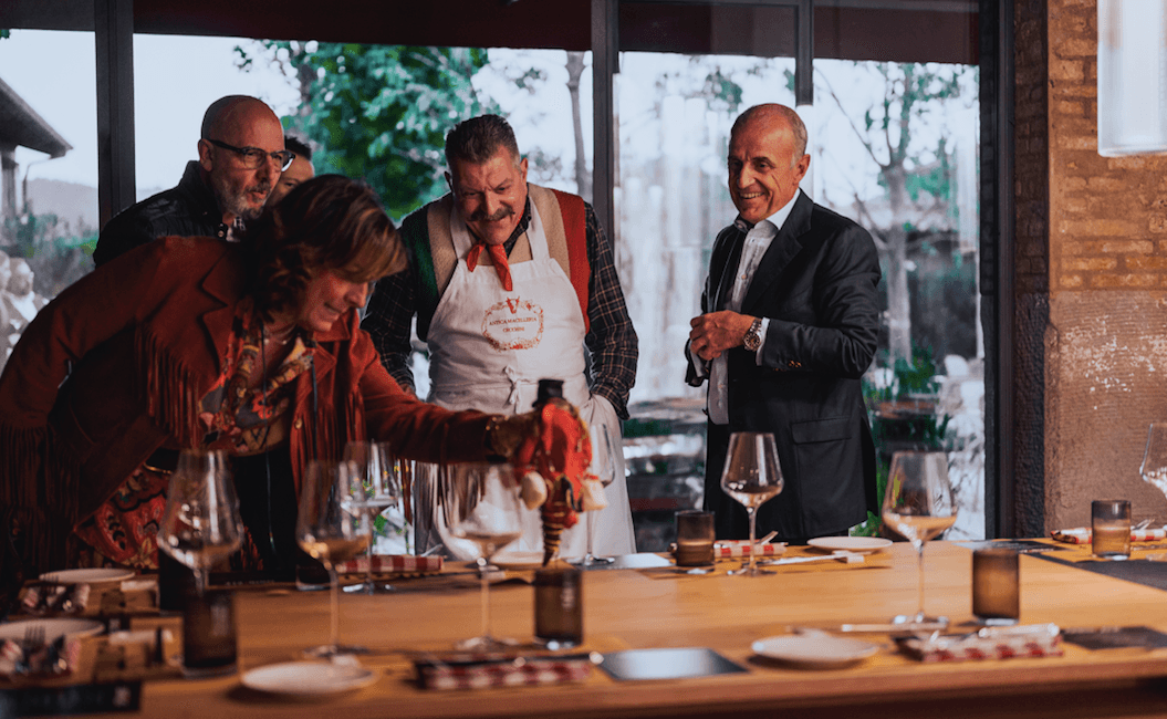 Il macellaio più famoso al mondo Dario Cecchini apre un nuovo ristorante in Franciacorta