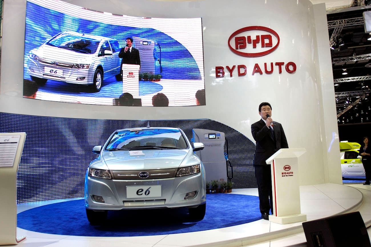 La compagnia cinese di veicoli elettrici sostenuta da Buffett ora vale più di Ford e Gm messe insieme