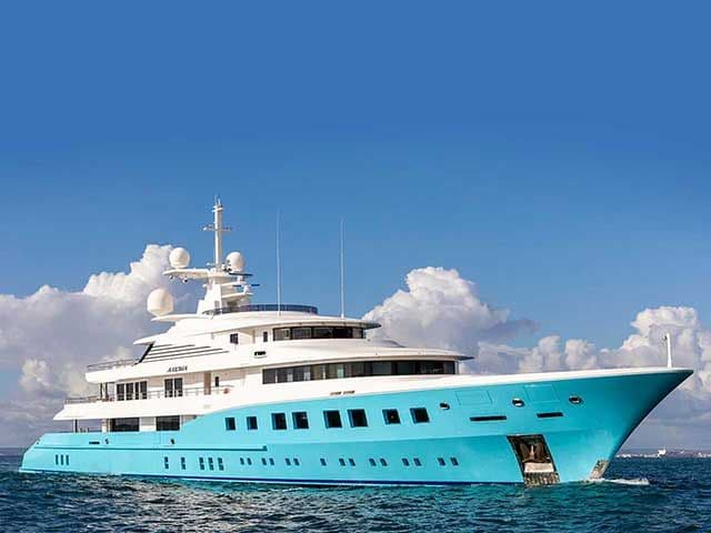 Il superyacht sequestrato al miliardario russo Pumpyansky va all'asta
