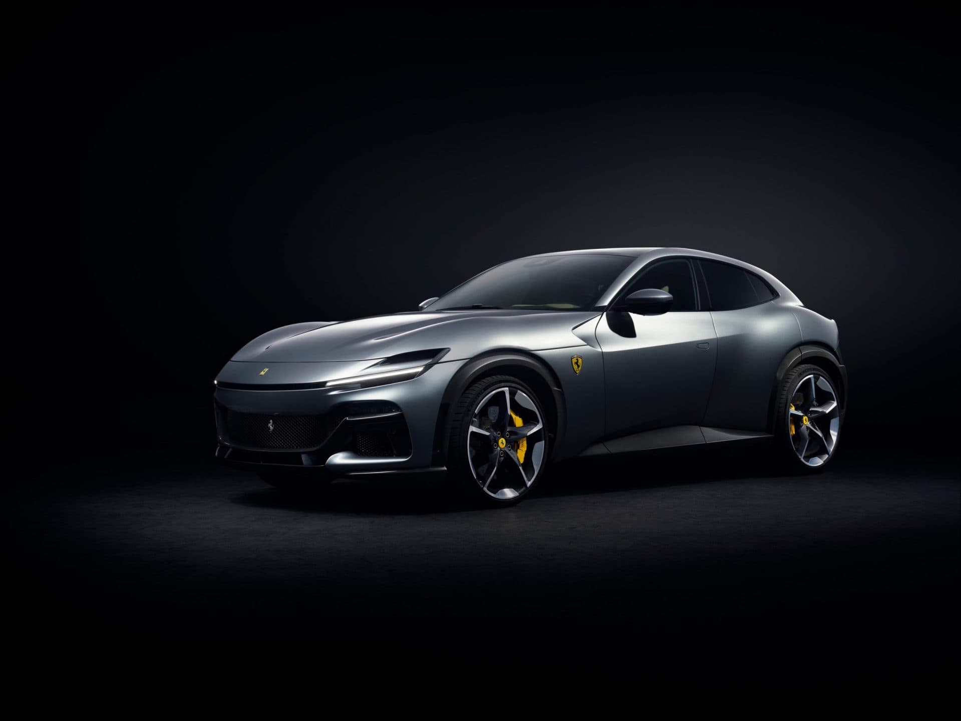 Le immagini della Ferrari Purosangue, la prima 4 posti e 4 porte del Cavallino in 75 anni di storia