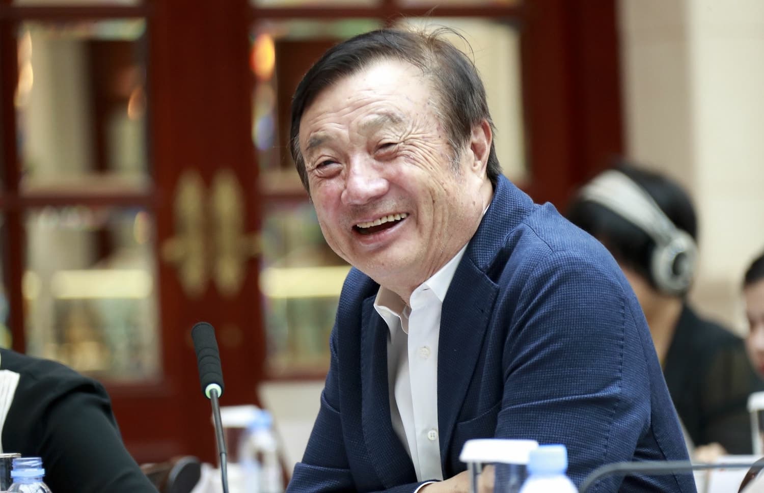 La storia di Ren Zhengfei, il miliardario sceso dalle montagne per creare Huawei