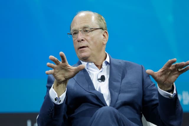 L'allarme di Larry Fink: con i prezzi del petrolio a 150 dollari, c'è il rischio di una recessione globale