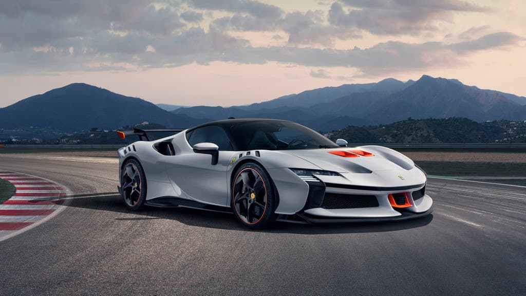 SF90 XX Stradale e SF90 XX Spider, i nuovi ibridi Ferrari per veri piloti