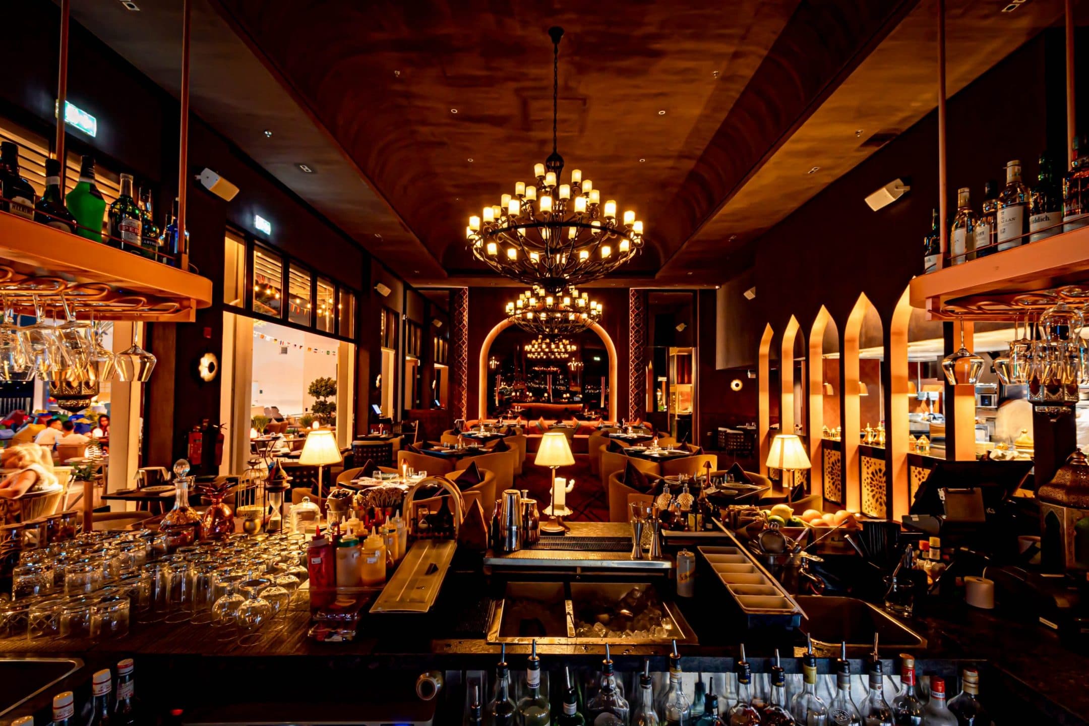 5 indirizzi dove mangiare e bere al meglio a Yas Island, l'isola artificiale di Abu Dhabi