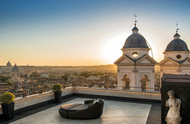 Da 130 anni questo hotel di Roma offre una vista unica sui tetti della capitale