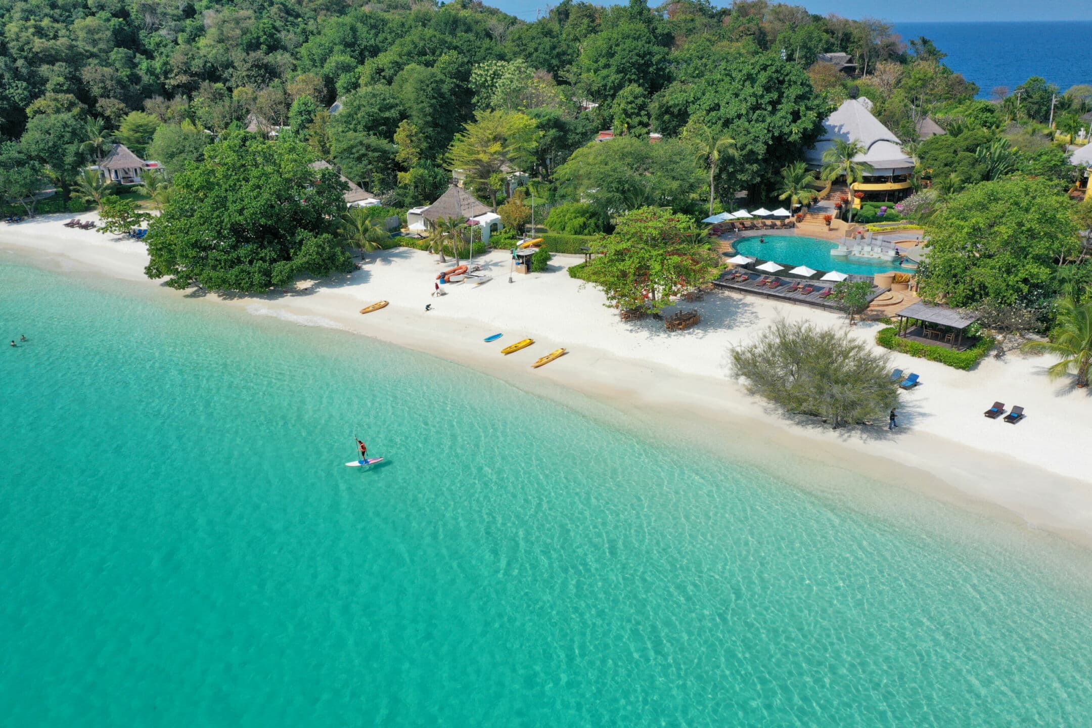 Provare il cervello di ratto o pernottare in un rifugio di lusso sul mare: 5 esperienze da fare a Bangkok e dintorni