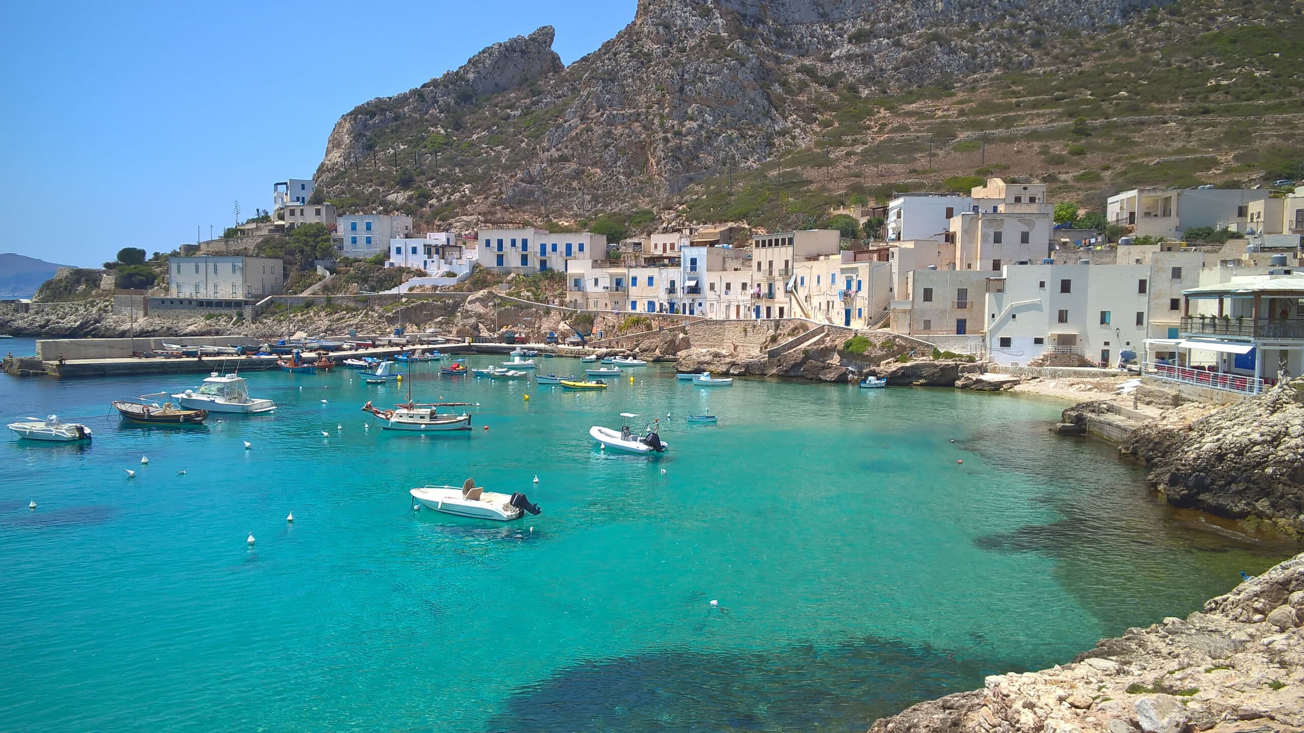Lorenzo Zurino investe nell'Isola di Levanzo: acquistato immobile vicino il Baglio Florio della famiglia Prada