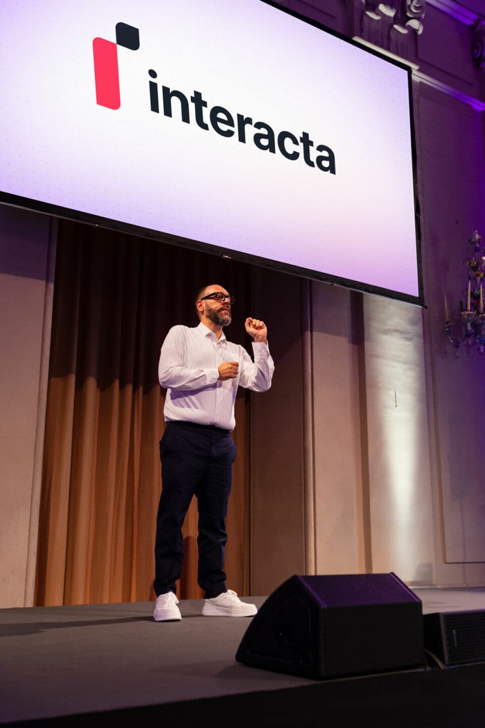 Interacta, la piattaforma di Dinova per migliorare la produttività con una comunicazione più efficace