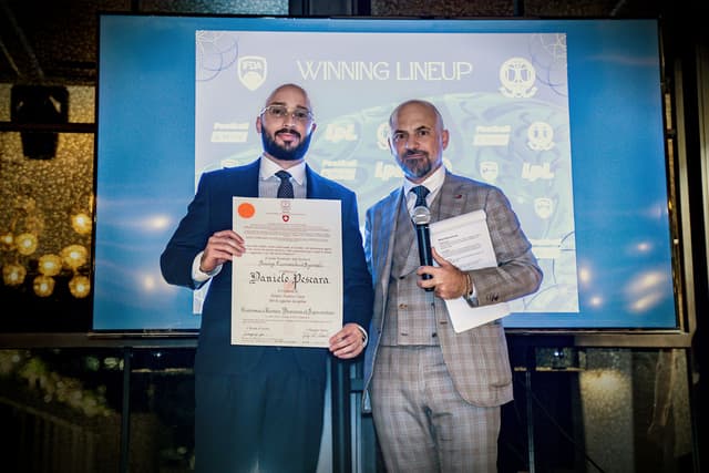 Daniele Pescara riceve la laurea honoris causa dall'Università Isfoa di Dubai