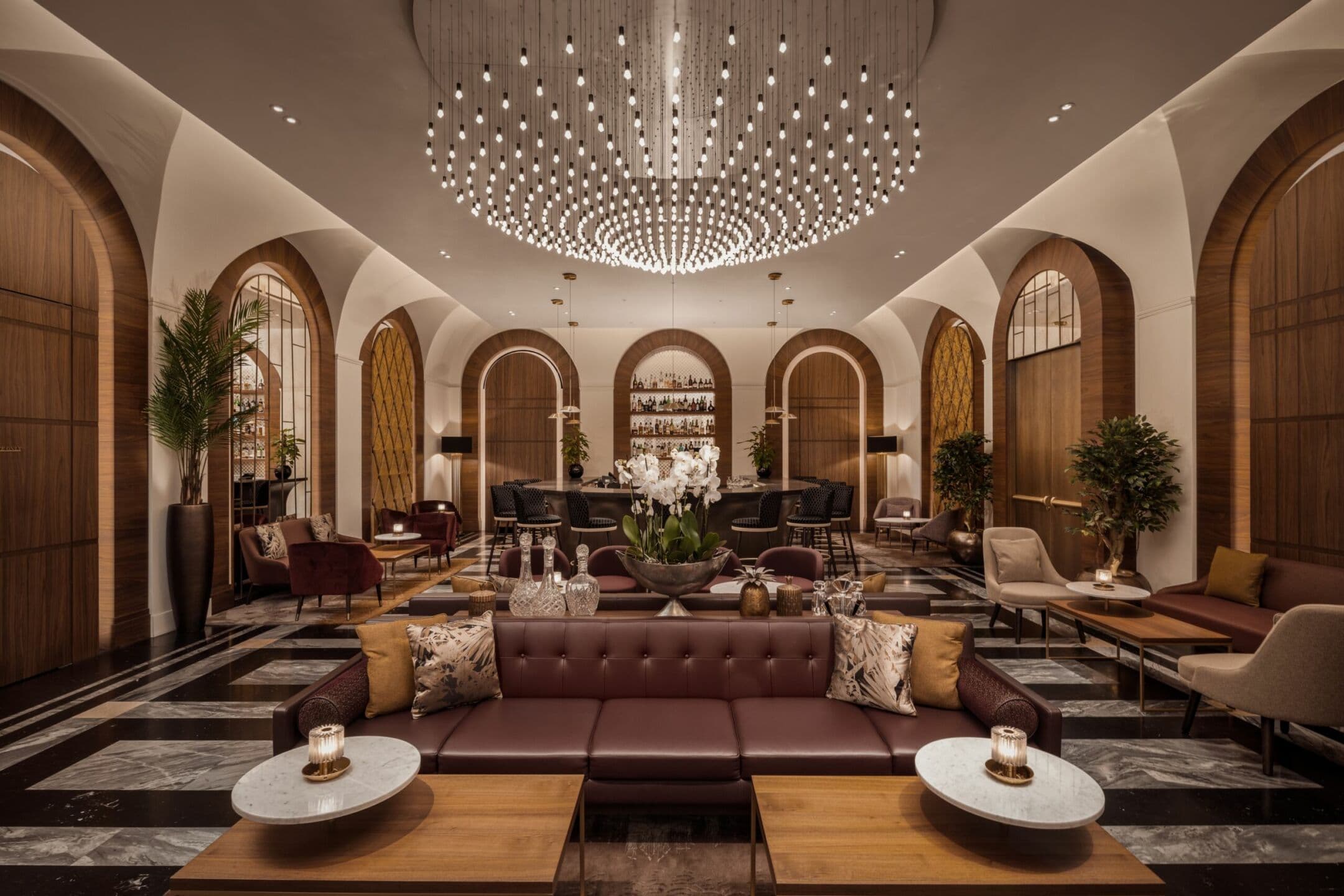 InterContinental Rome Ambasciatori Palace celebra un’estate di arte, alta cucina e ospitalità senza tempo