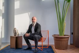 La storia di Airalo, l’unicorno delle sim digitali. E di un fondatore che ha “un grosso problema con il capitalismo”