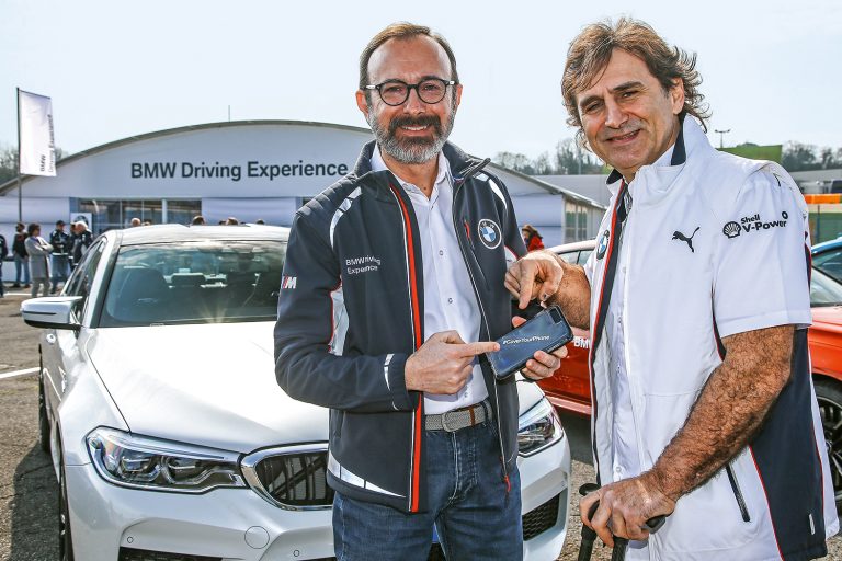 Sergio Solero (Market Strategy di Bmw Italia) con Alex Zanardi.