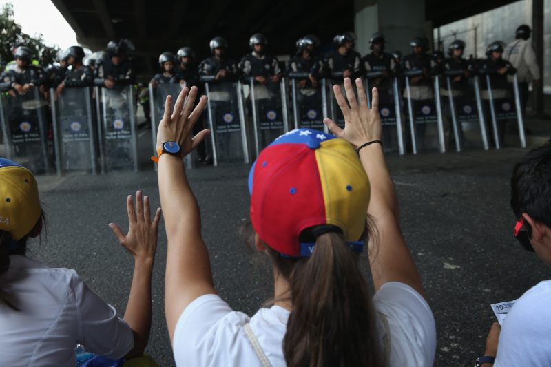 Dimostranti a Caracas