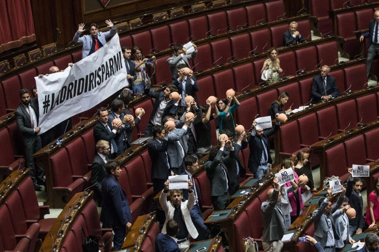 In parlamento si discute di banche