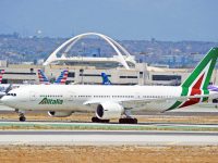 aereo alitalia all'aeroporto di Los Angeles