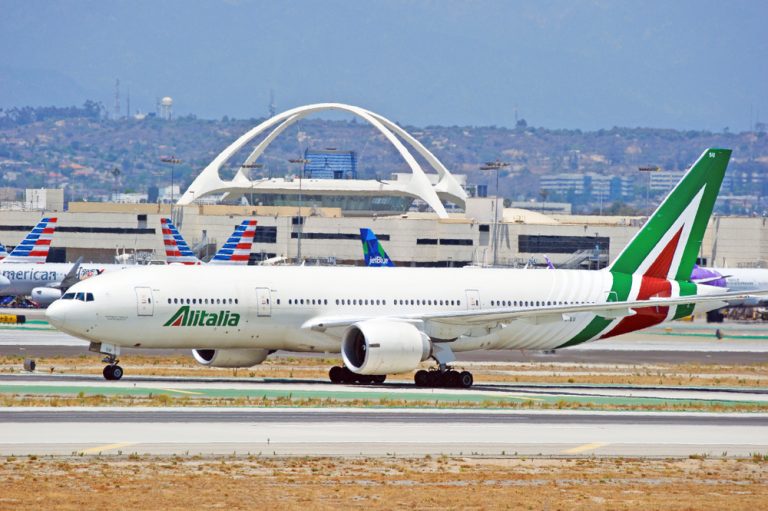 aereo alitalia all'aeroporto di Los Angeles