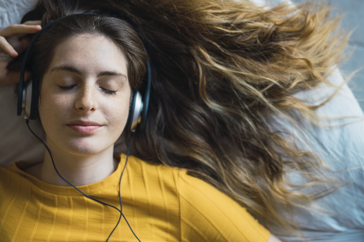 Warner Music firma il primo contratto discografico con un algoritmo