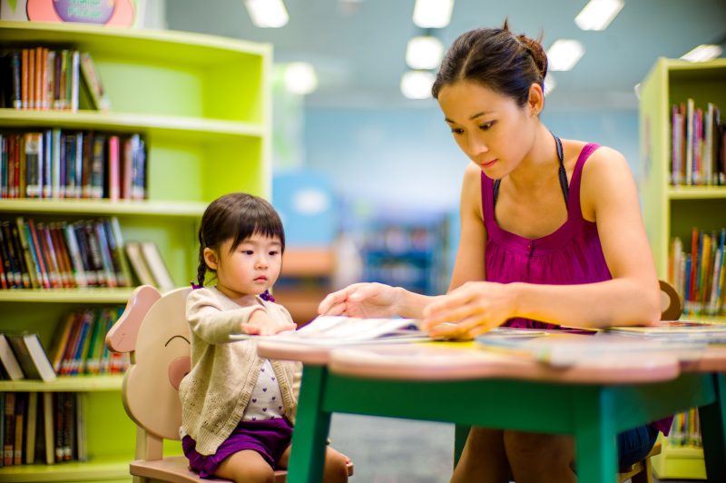 bambina cinese a scuola