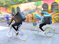 fattorini di food delivery in bicicletta