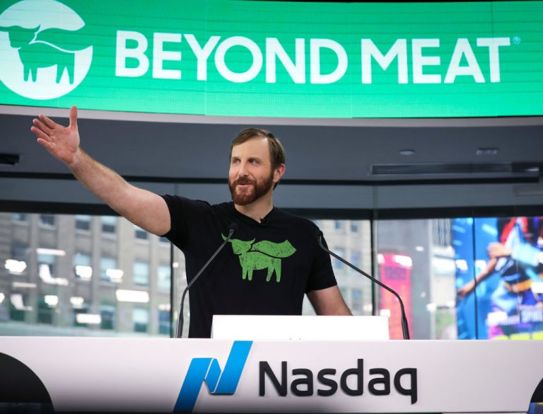 il fondatore di beyond meat - carne vegetariana - trimestrale flop e accordo con mcdonald's