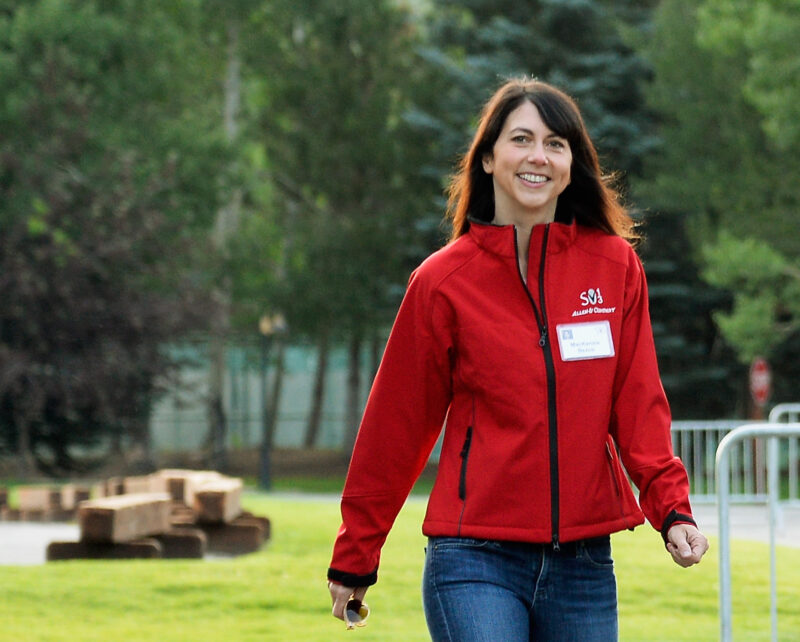 MacKenzie Bezos ora MacKenzie Scott