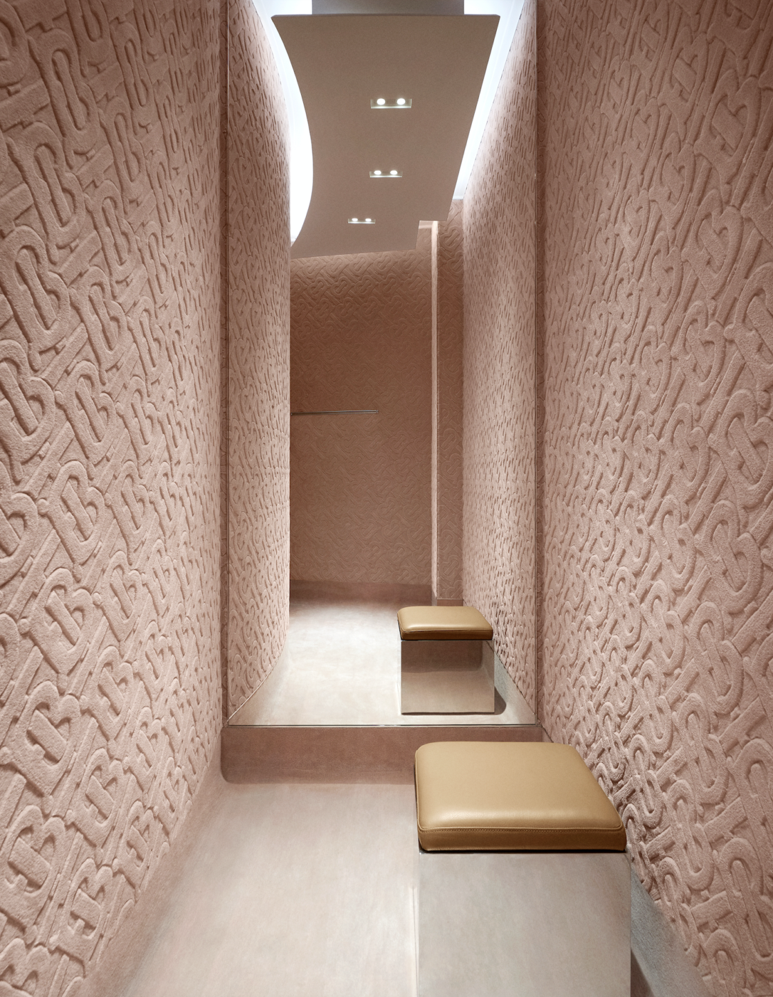 Burberry apre il primo luxury social store in Cina a Shenzhen