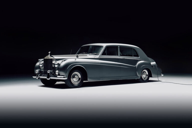 Rolls-Royce Phantom V by Lunaz
