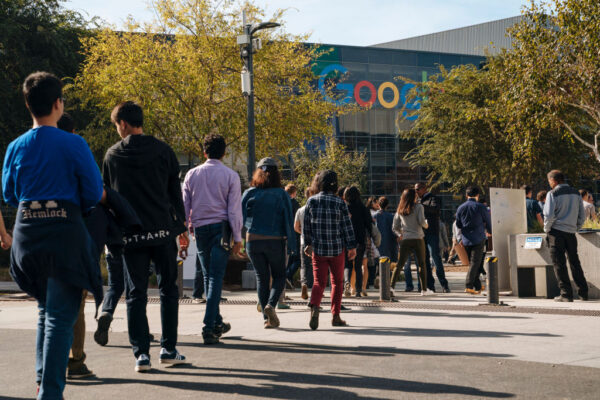 Chi è la nuova responsabile HR di Google che traghetterà l’azienda verso il modello di lavoro ibrido