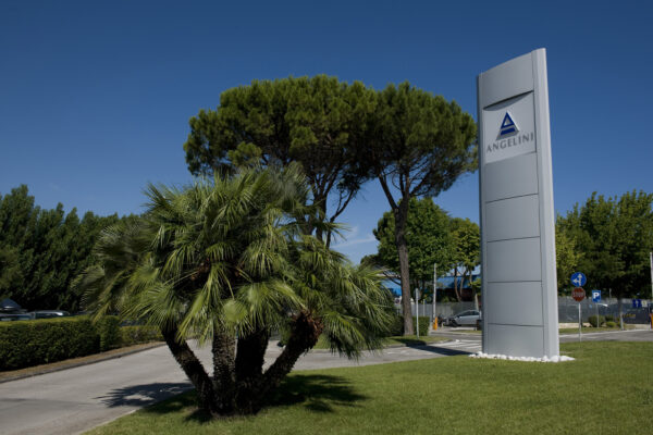 Super-acquisizione per i ‘Signori Amuchina’, Angelini rileva Arvelle per quasi 1 miliardo di dollari