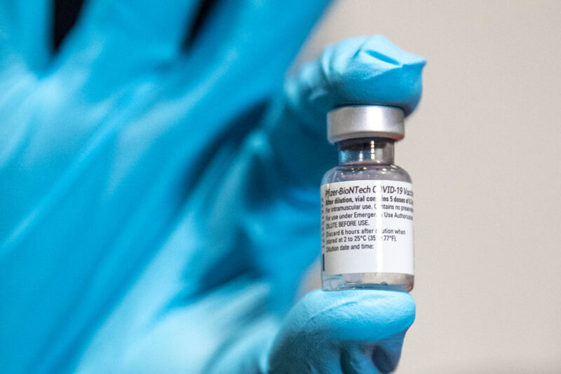 google fondo per combattere la disinformazione sui vaccini covid-19