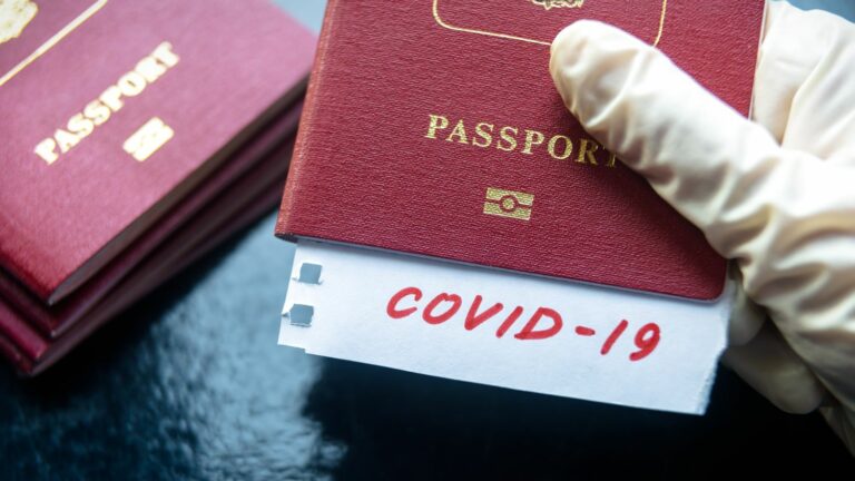 ue, passaporto vaccinale covid-19, digital green pass