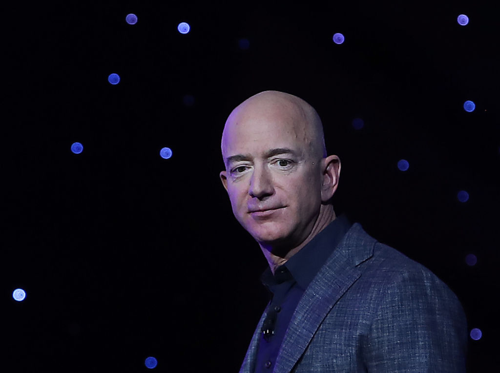 Miliardario tech Jeff Bezos