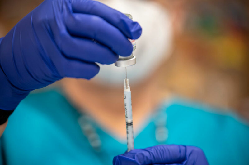vaccino per i dipendenti di Jpmorgan, citigroup e ikea. Contro i no-vax