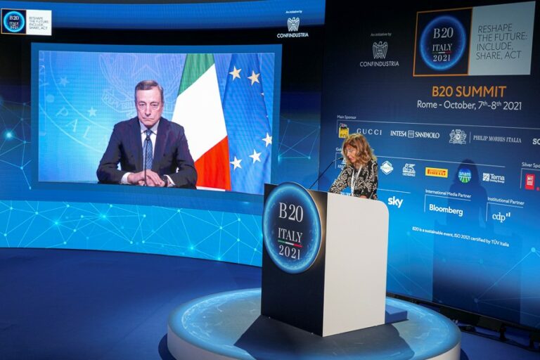 Emma Marcegaglia consegna le proposte del B20 a Mario Draghi