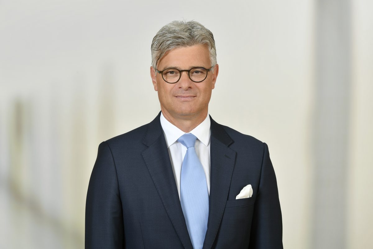axa