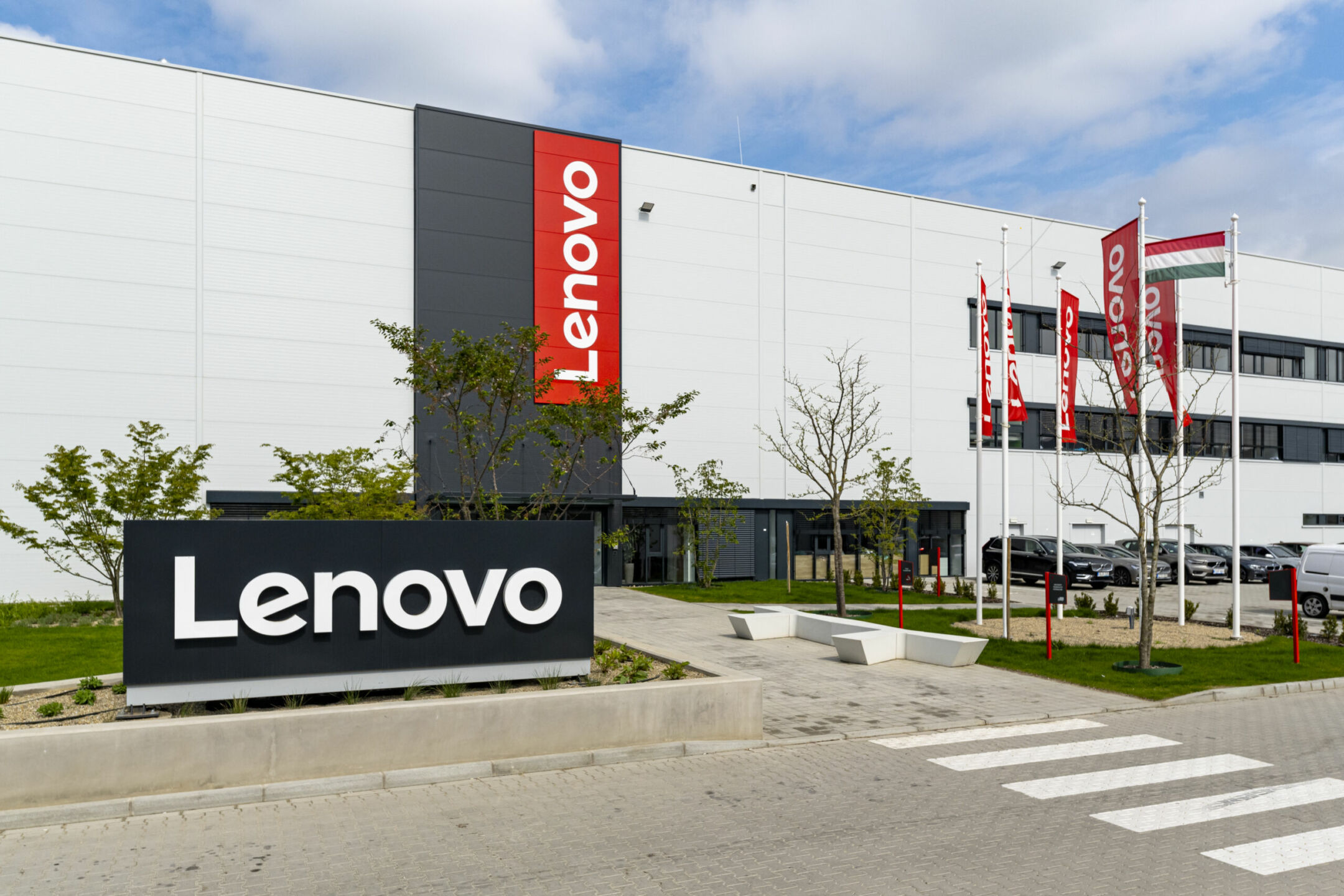 Lenovo, terzo trimestre 2025 in crescita con gli investimenti in intelligenza artificiale