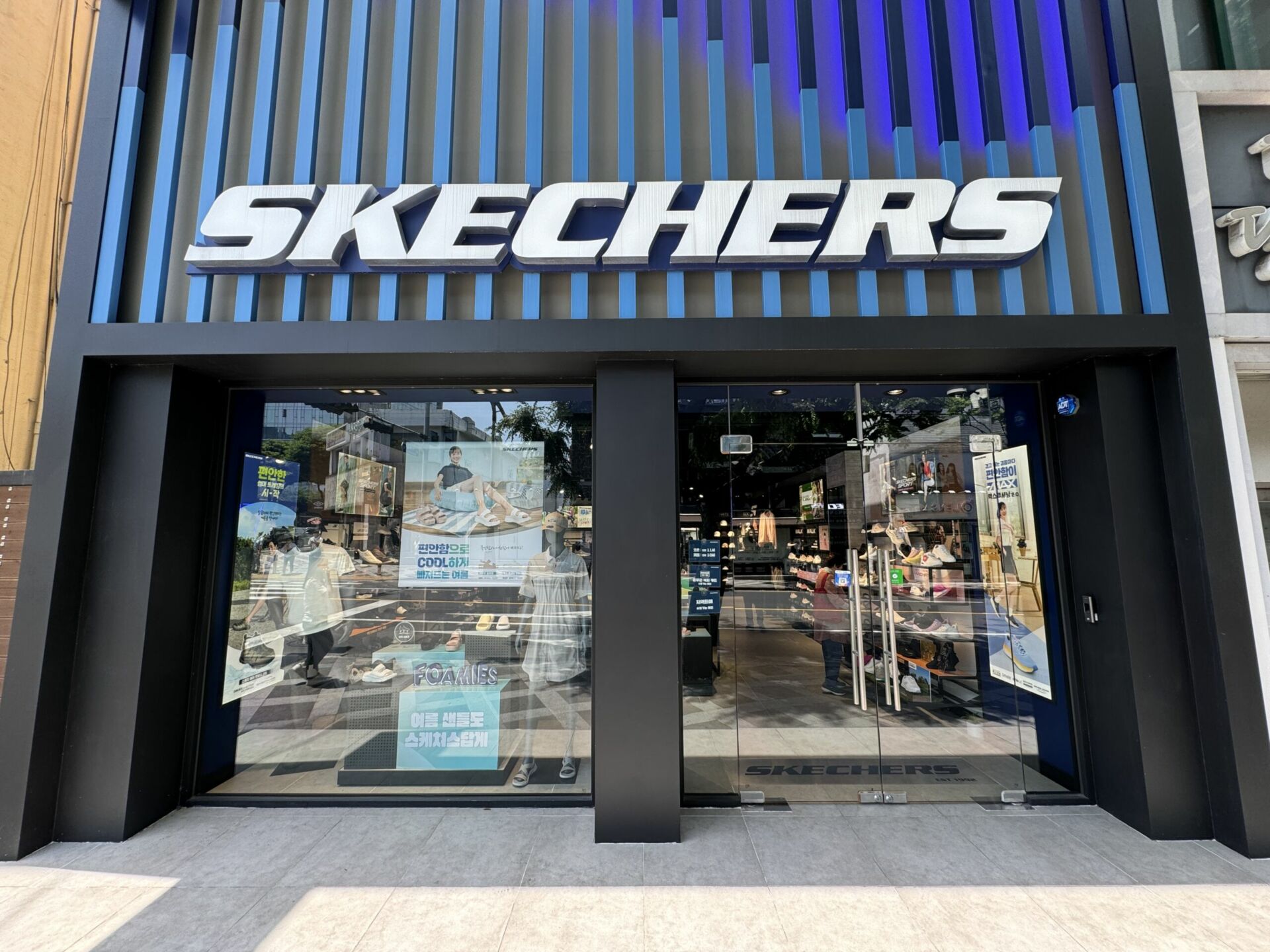 Skechers è stata acquisita da 3G Capital per 9 miliardi:” I dazi di Trump sono una minaccia esistenziale”