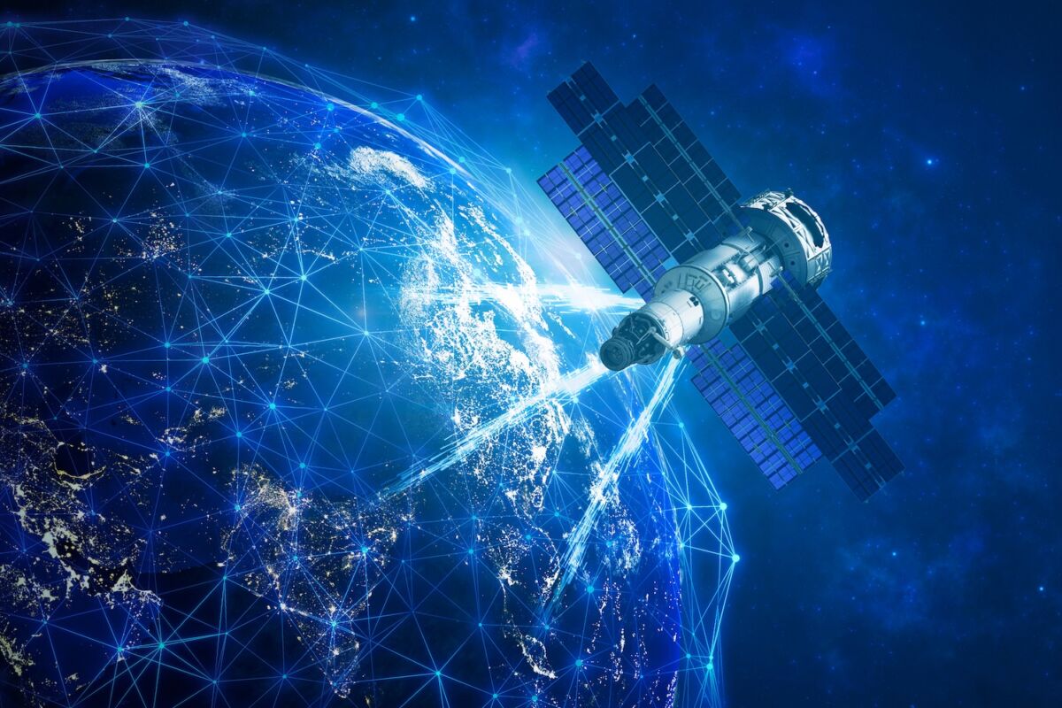 satellite spazio