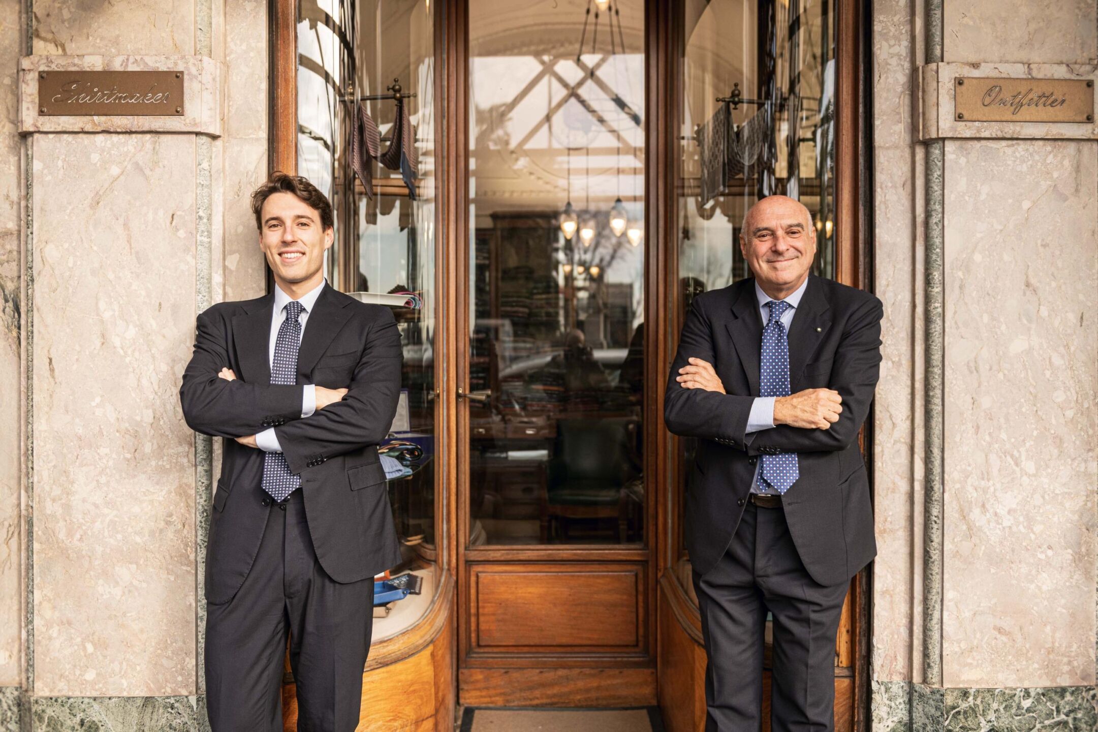 La tradizione continua: Donald Trump ringrazia Maurizio Marinella per la cravatta e la sciarpa inviate alla Casa Bianca