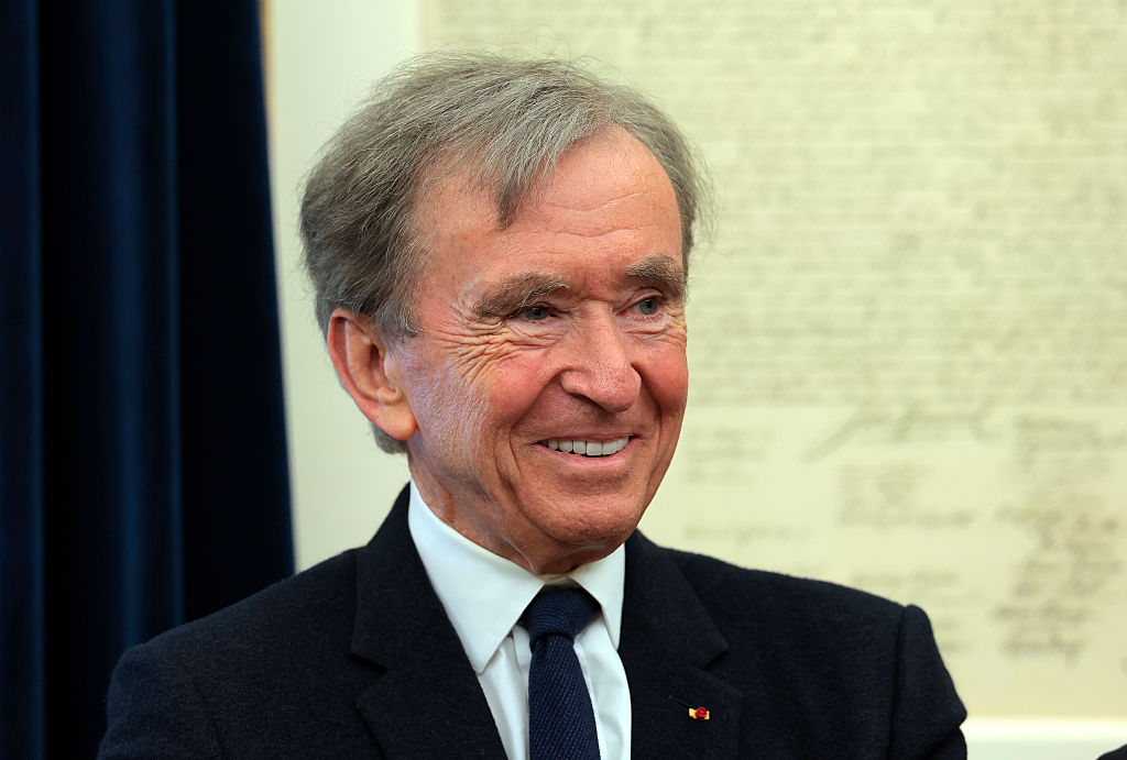 Arnault perde 12 miliardi dopo che Trump ha minacciato dazi del 200% sui vini francesi