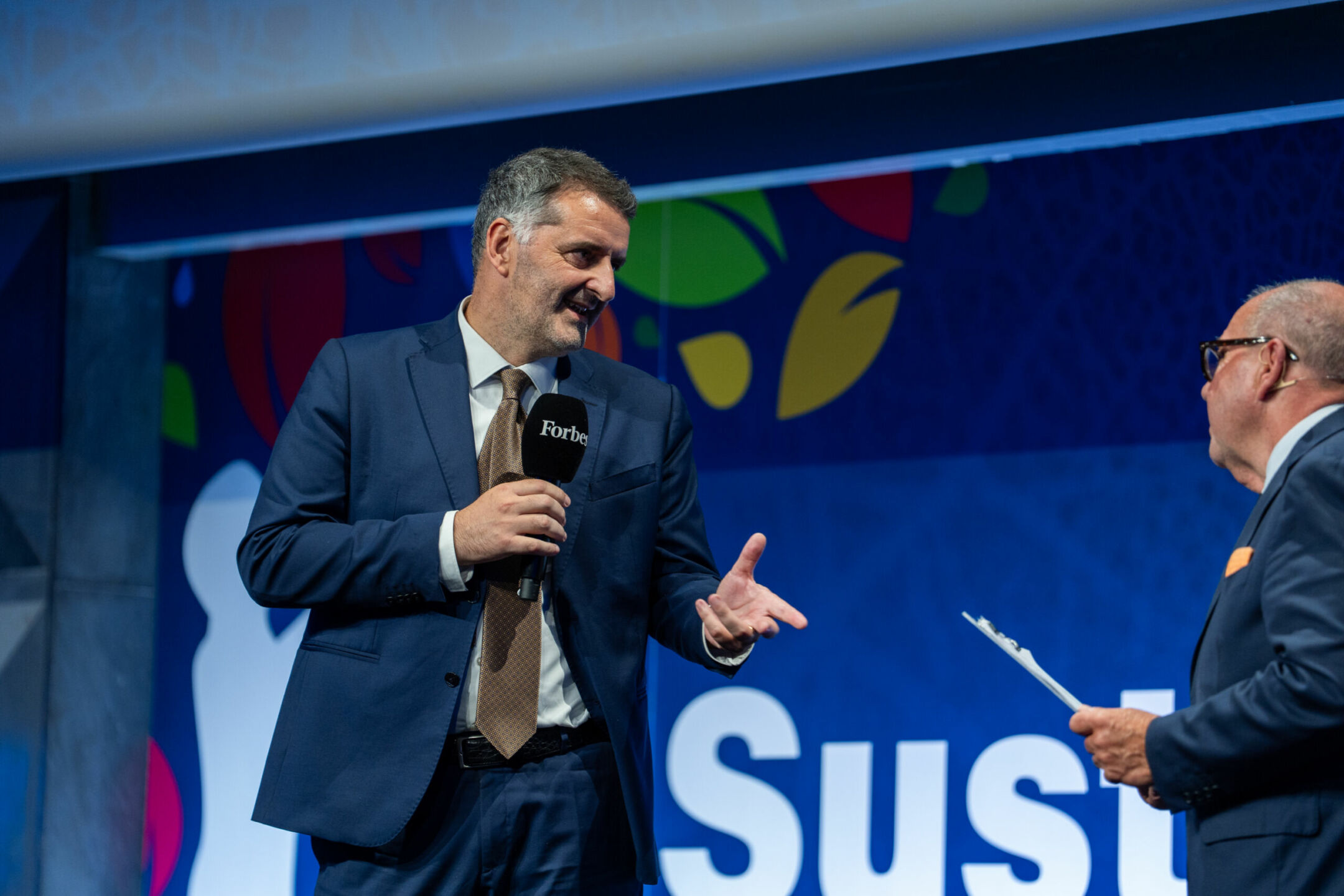 Intelligenza artificiale e dati avanzati per individuare target, partner e opportunità