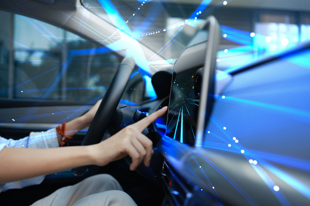 Operazioni nel settore automotive a 35 miliardi di dollari nel 2025, i deal tecnologici rappresentano più del 50% delle operazioni