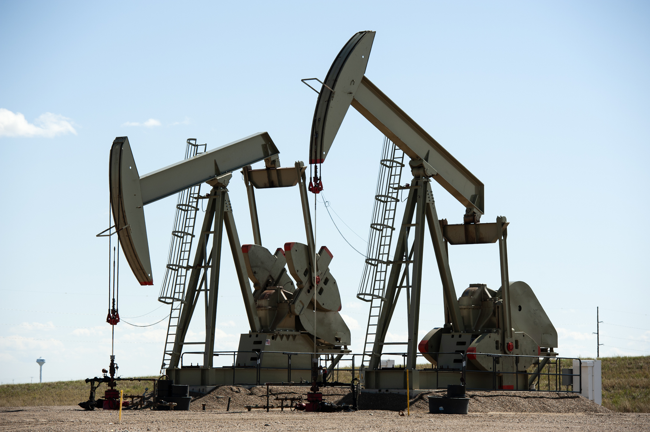 Borse europee in calo con la guerra in Iran: petrolio sopra i 100 dollari