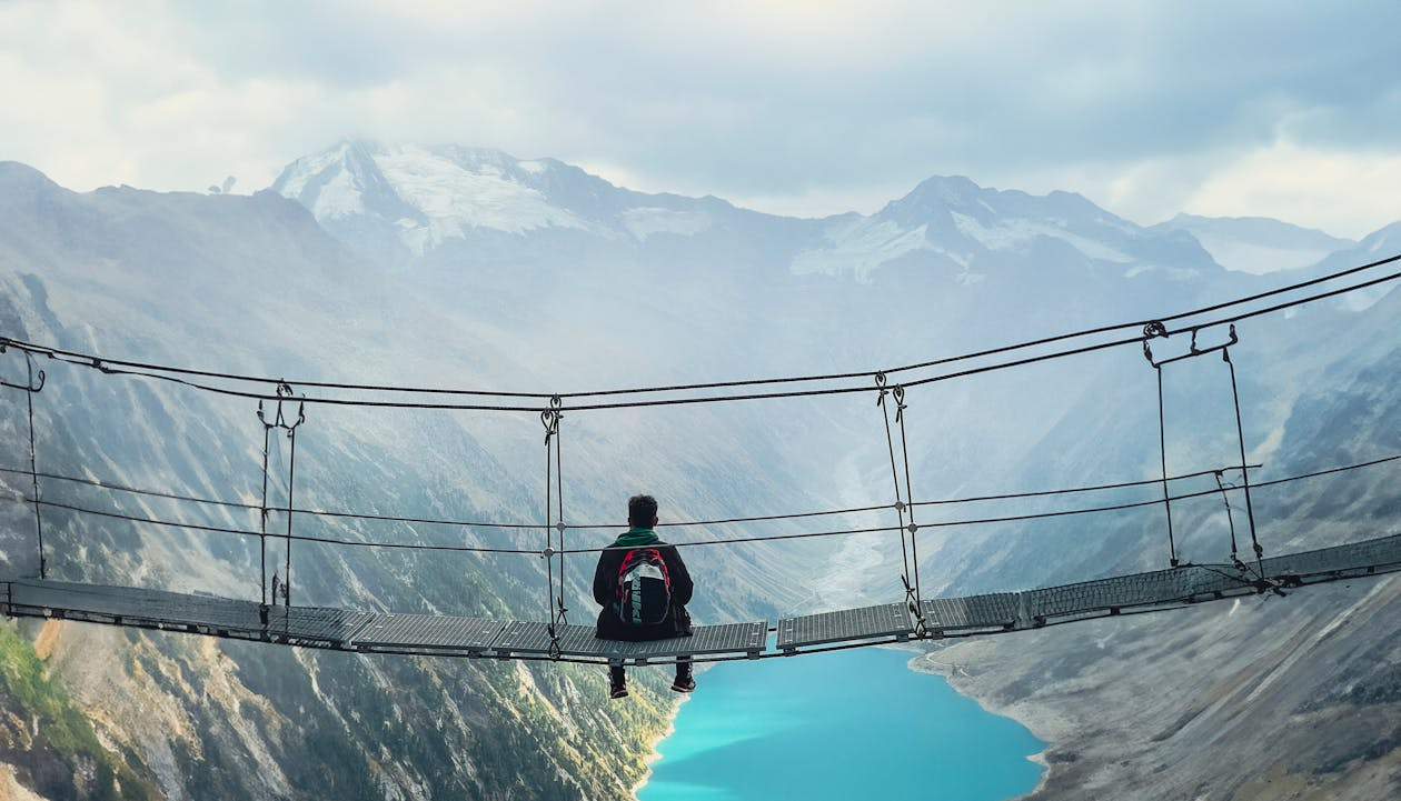 Italiani senza copione: il 52% riscrive le tappe della vita