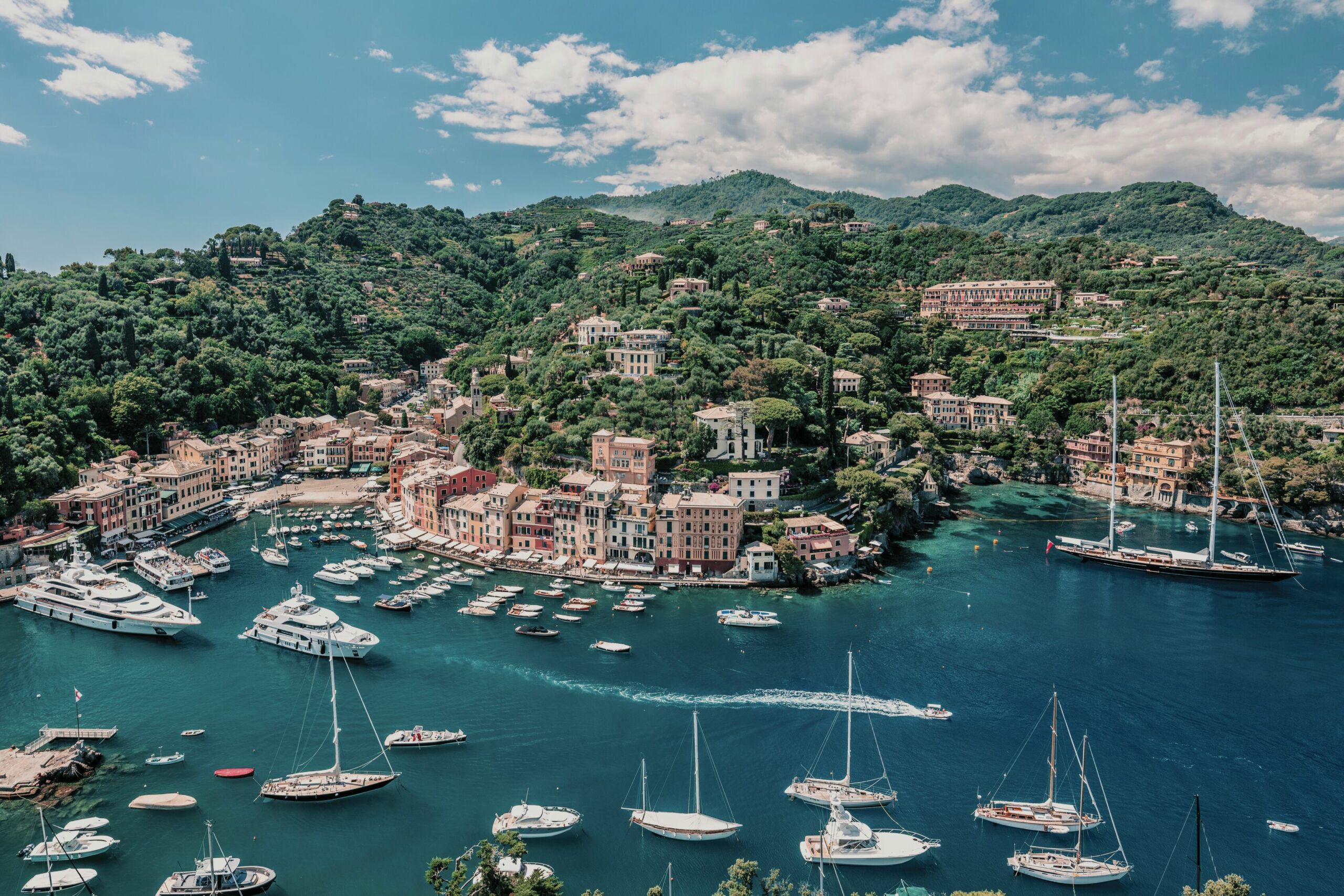 A Portofino tornano le Regate di Primavera: vela, ospitalità e lusso nel cuore del Tigullio