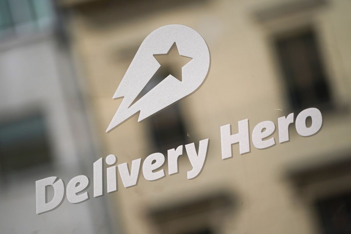 Uber accelera su Delivery Hero: il mercato scommette su una nuova acquisizione nel food delivery