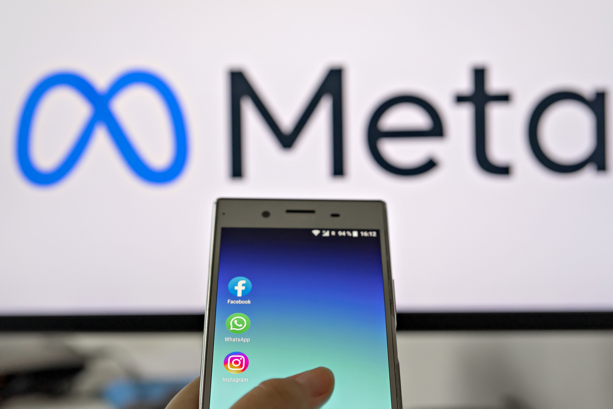 Le azioni di Meta volano dopo l’annuncio degli abbonamenti premium per Facebook e Instagram
